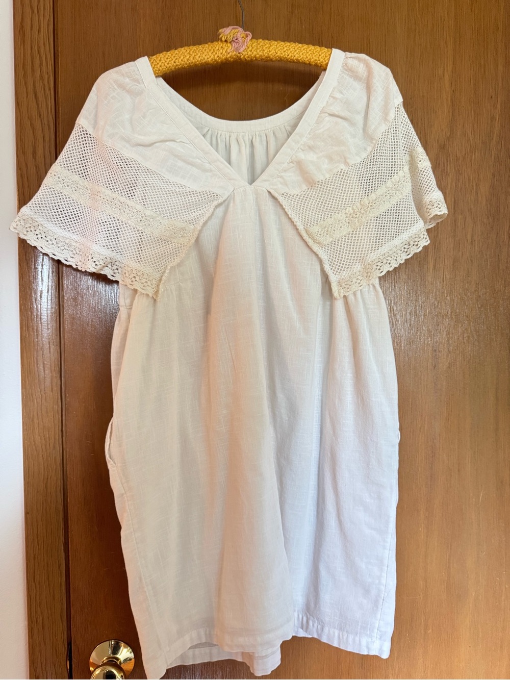 Old Navy Cream Lace Flutter-Sleeve Dress - Picture 4 of 4